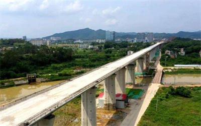 凉山西金铁路
